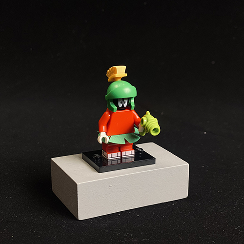 looney tunes lego minifigures marvin the martian