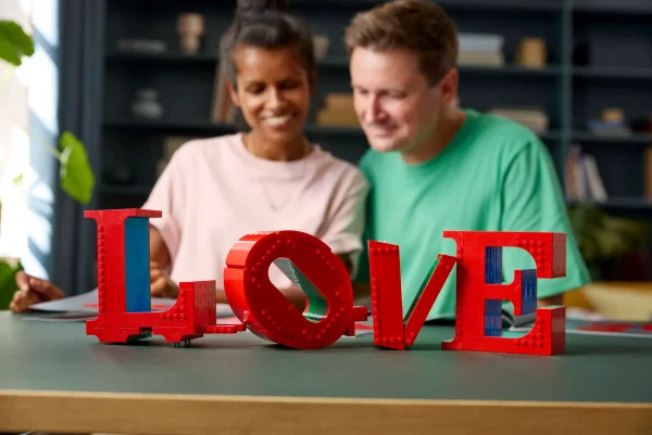 ست لگو آرت : مجسمه LOVE اثر رابرت ایندیانا | ۳۱۲۱۴ - Image 6